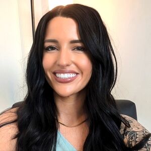 Meet your Posher, Ava